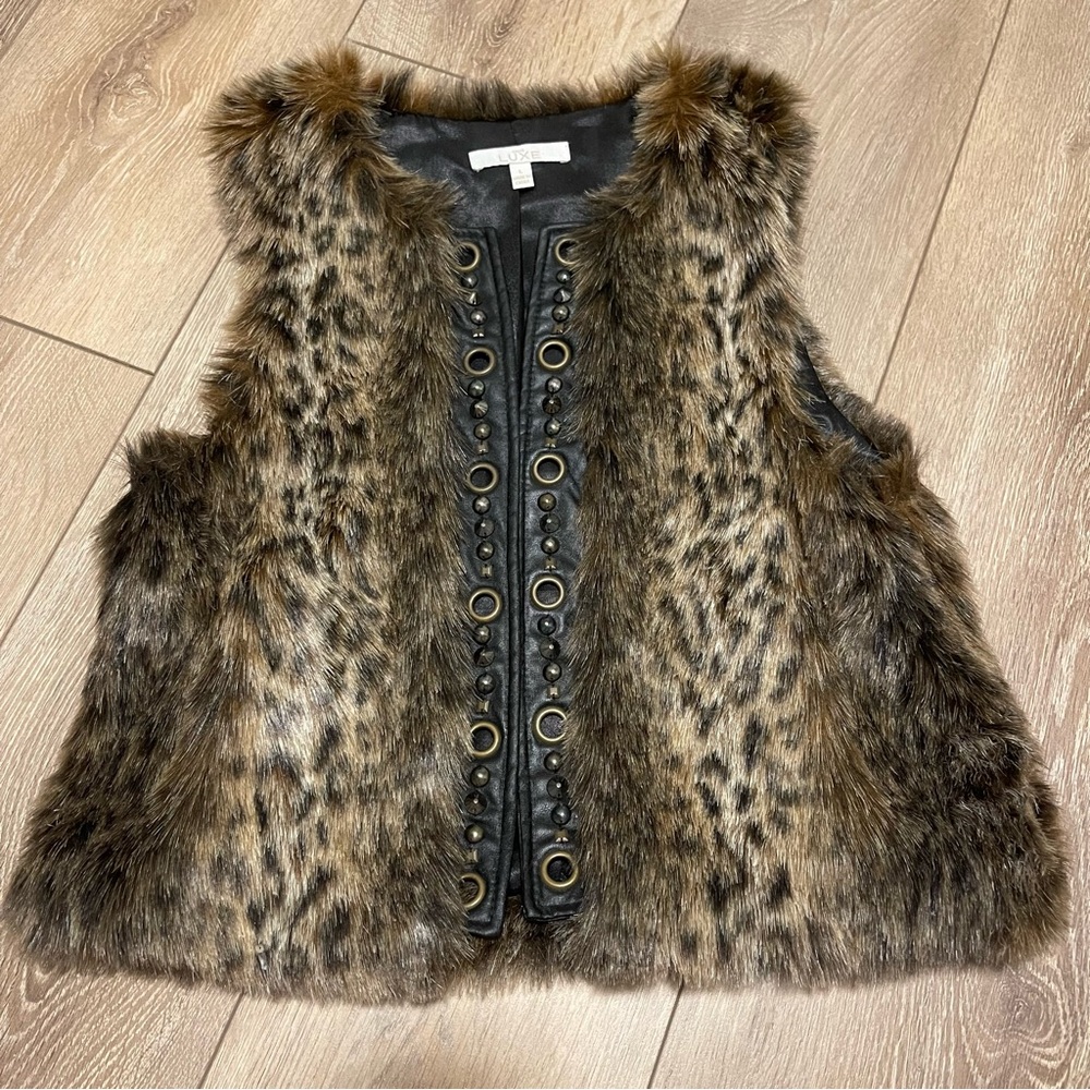 Cache Faux Fur Vest Leather Trim with Stones and Grommets Women’s Large